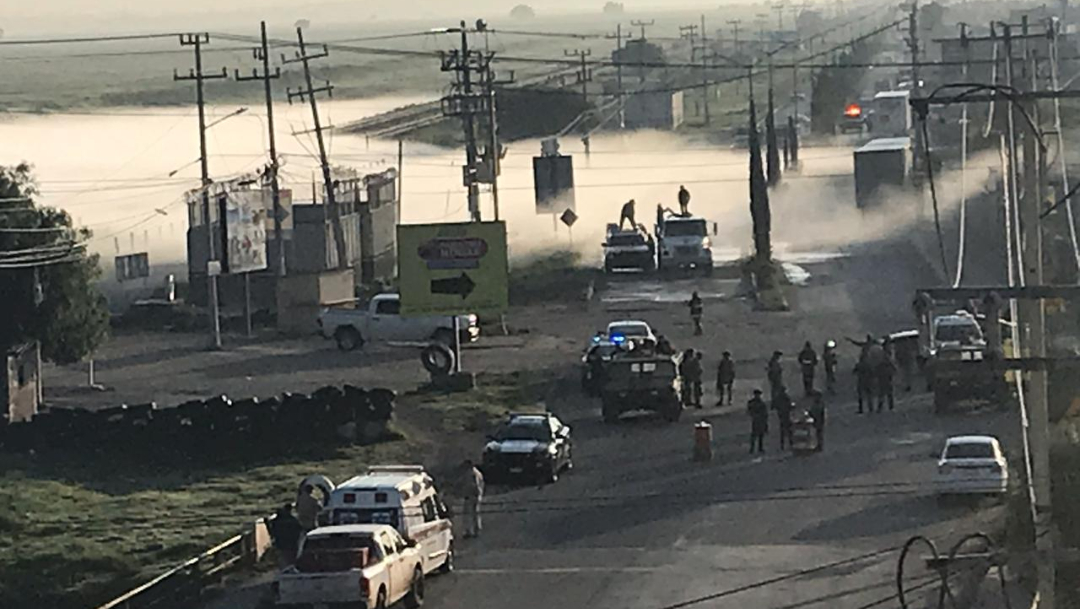 Controlan fuga de gas provocada por toma clandestina en Nextlalpan, Edomex