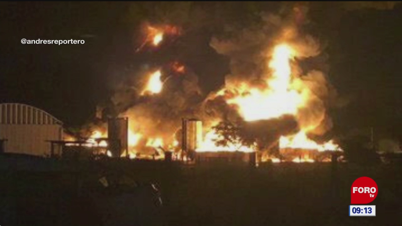 Incendio en contenedores de aceite crudo en Tabasco