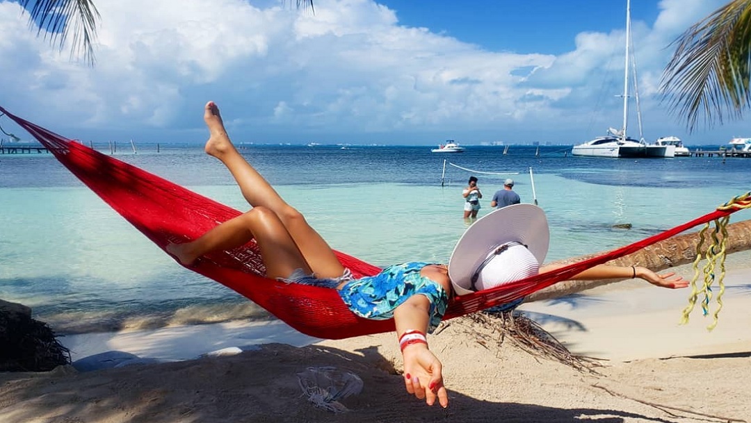 Turistas disfrutan de sus últimos días de vacaciones en Quintana Roo