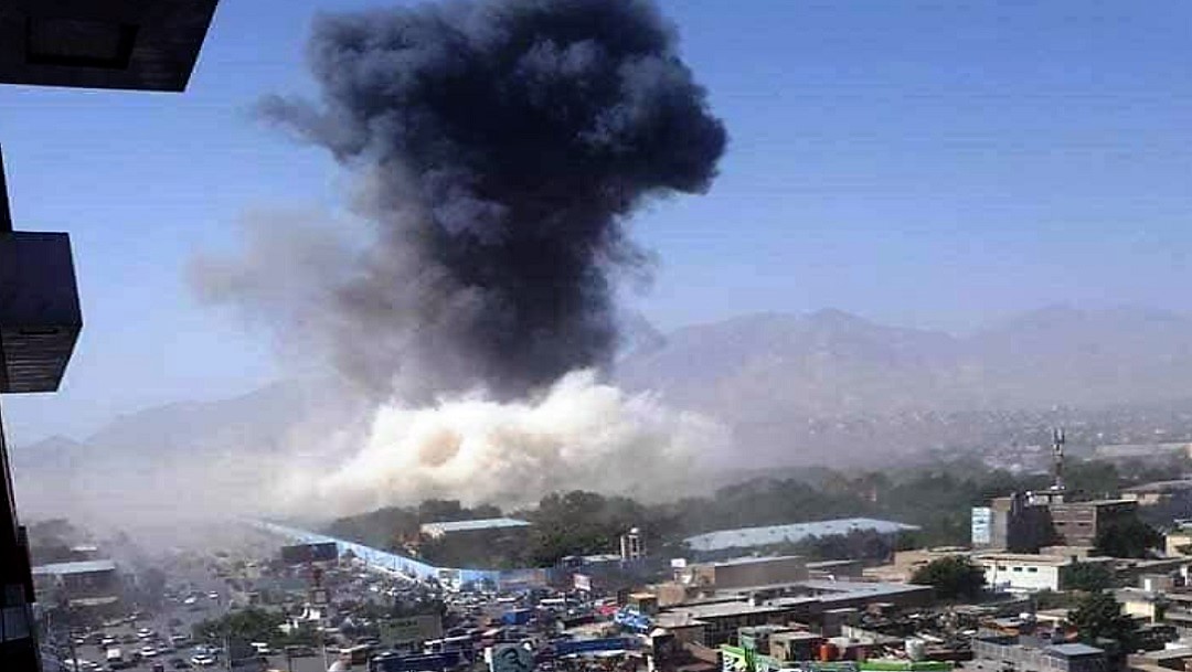 Atentado talibán con vehículo cargado de explosivos en Kabul deja al menos 95 heridos