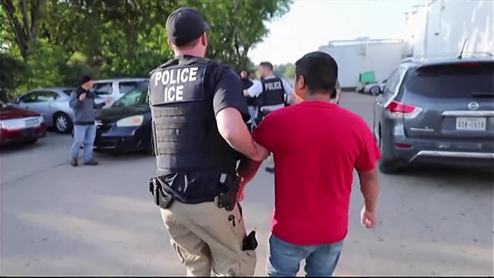Foto: Liberan 300 Migrantes Detenidos Ice Mississippi 8 Agosto 2019