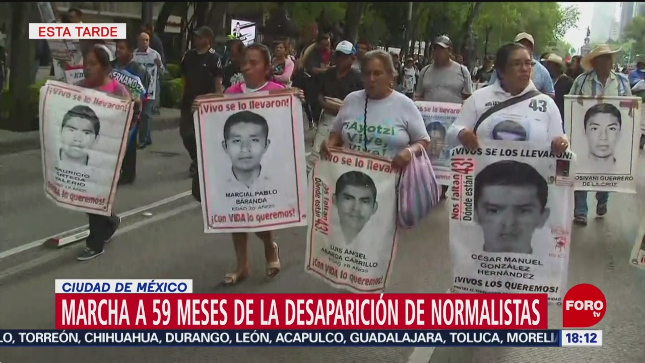 FOTO: Manifestantes Exigen Justicia Por Caso Ayotzinapa
