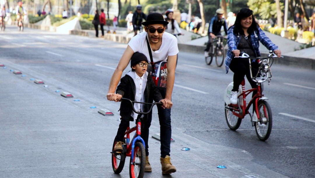 Foto: Personas en bicicleta, 7 de enero de 2018, Ciudad de México