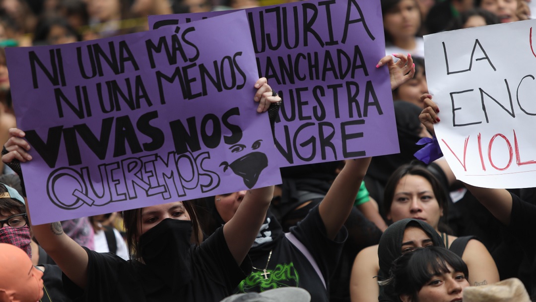 Crónica: Marcha de mujeres contra violencia de género termina en disturbios