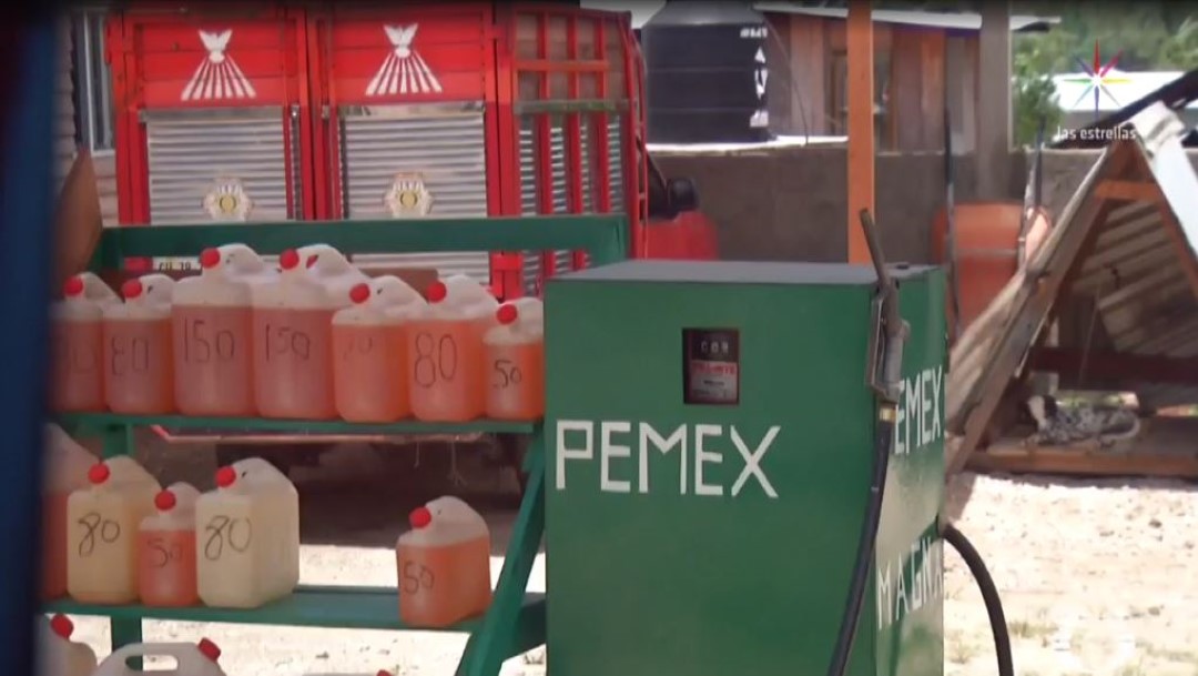 Foto Persiste la venta ilegal de gasolina en carreteras Chiapas 16 agosto 2019