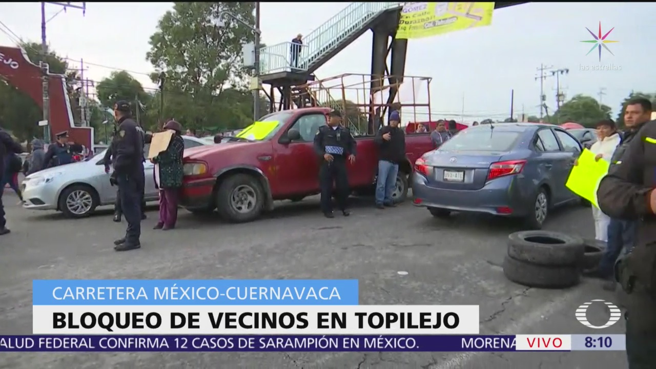 Pobladores realizan bloqueo en la carretera federal México-Cuernavaca, en Topilejo