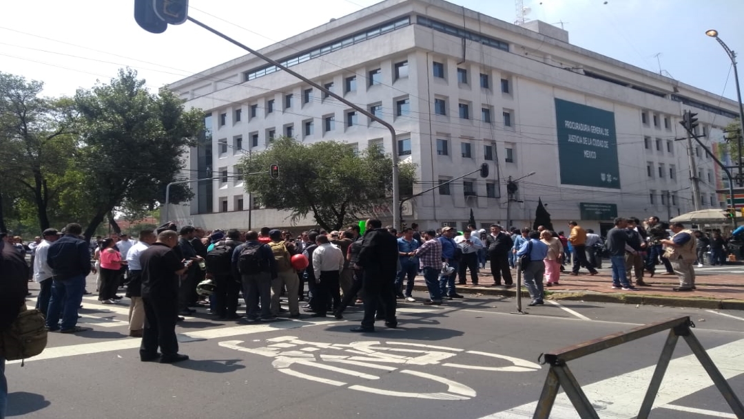 Foto Policías de investigación bloquean Doctor Río De La Loza 1 agosto 2019