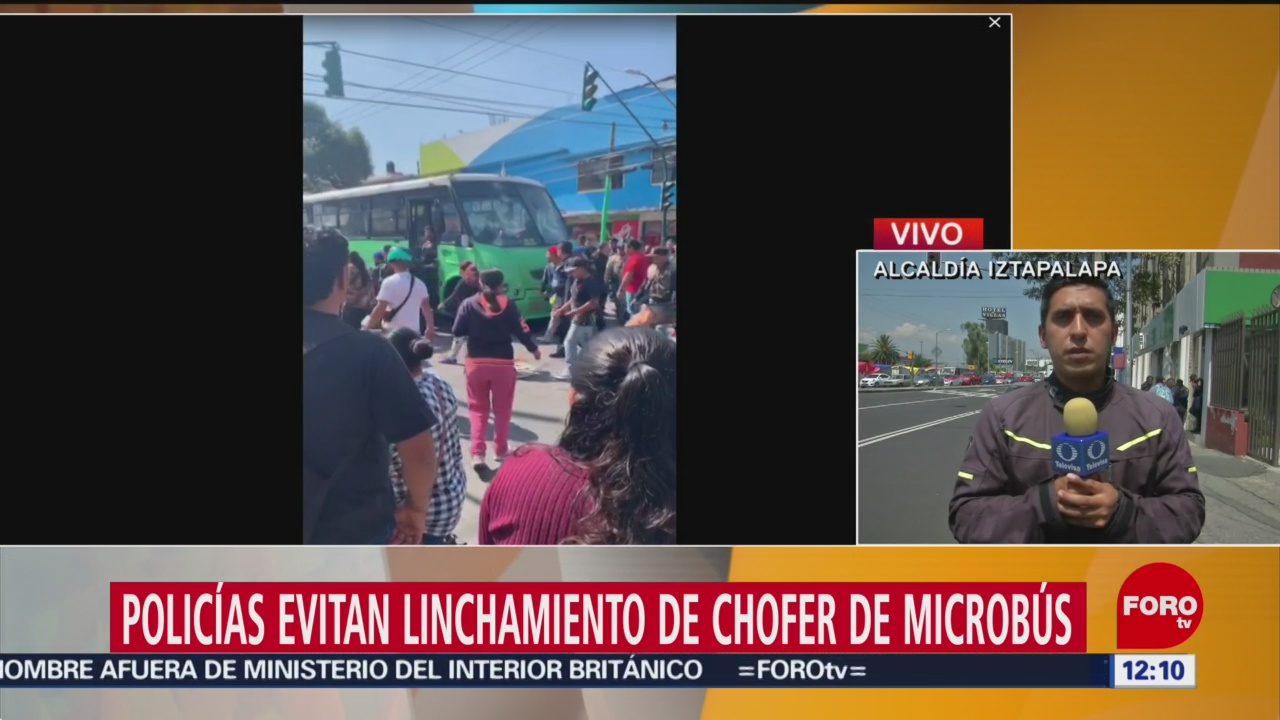 Policías evitan linchamiento de chofer de microbús en Iztapalapa