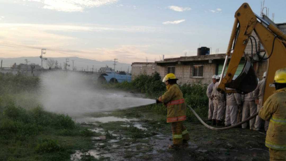 Fotos: Petróleos Mexicanos (Pemex) logró sellar la válvula y ahora siguen los trabajos de saneamiento en el sitio, 24 de agosto de 2019 (Twitter @LUISFELIPE_P)