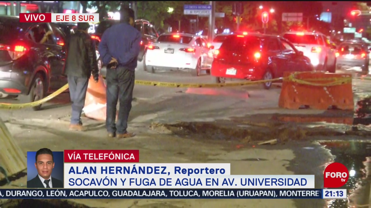 FOTO: Socavón y fuga de agua en avenida Universidad en la CDMX, 25 Agosto 2019