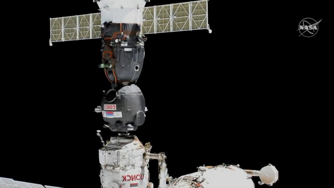 Nave rusa Soyuz, con el robot humanoide 'FEDOR', se acopla a la EEI, al segundo intento