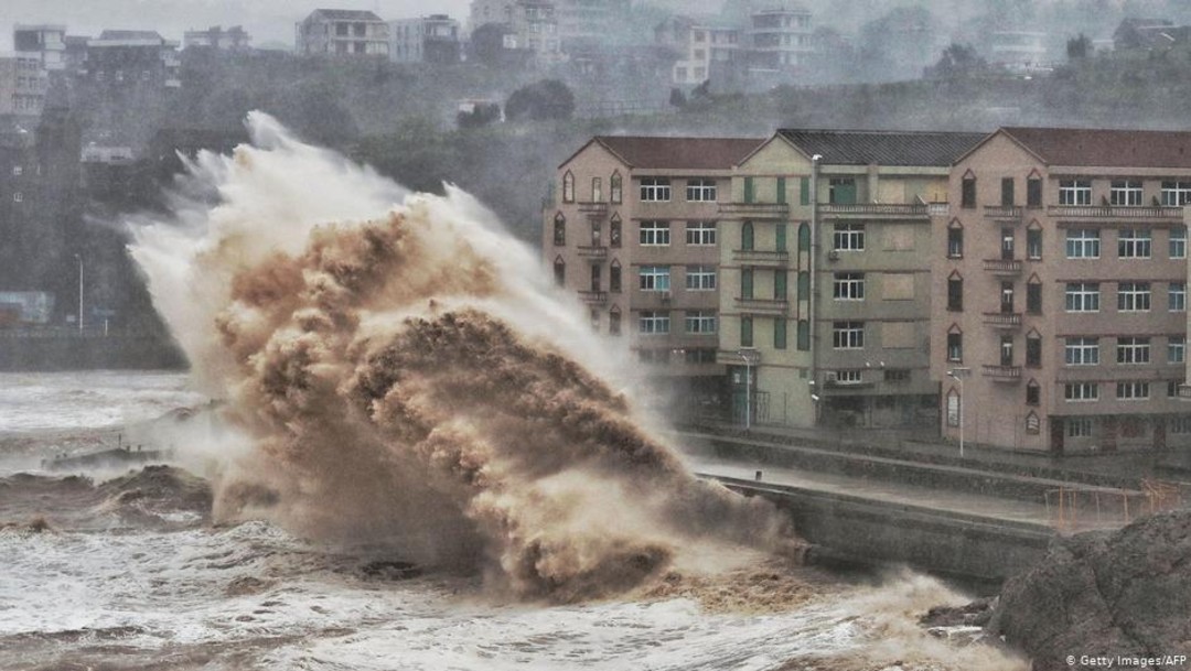 Tifón asota a China y deja a su paso 44 muertos