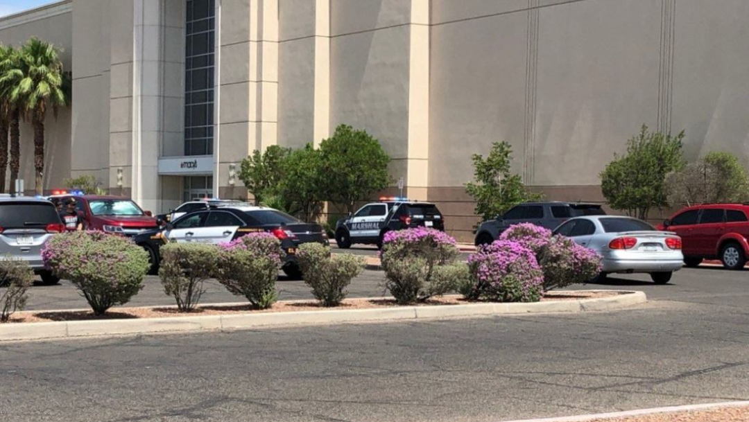Foto: La policía de El Paso, Texas, envió agentes a una zona comercial tras reportes de tiroteo, 3 agosto 2019