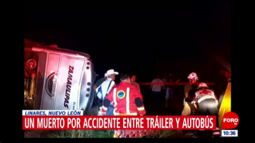 Un muerto por accidente entre tráiler y autobús en Linares, Nuevo León