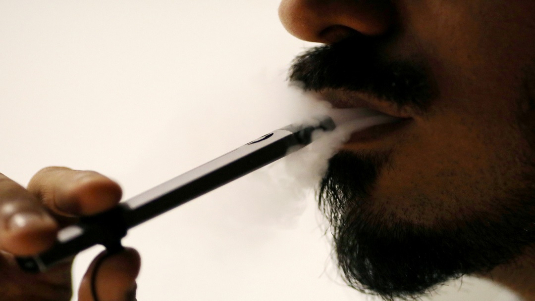 EEUU registra posible primer caso de muerte por uso de cigarros electrónicos