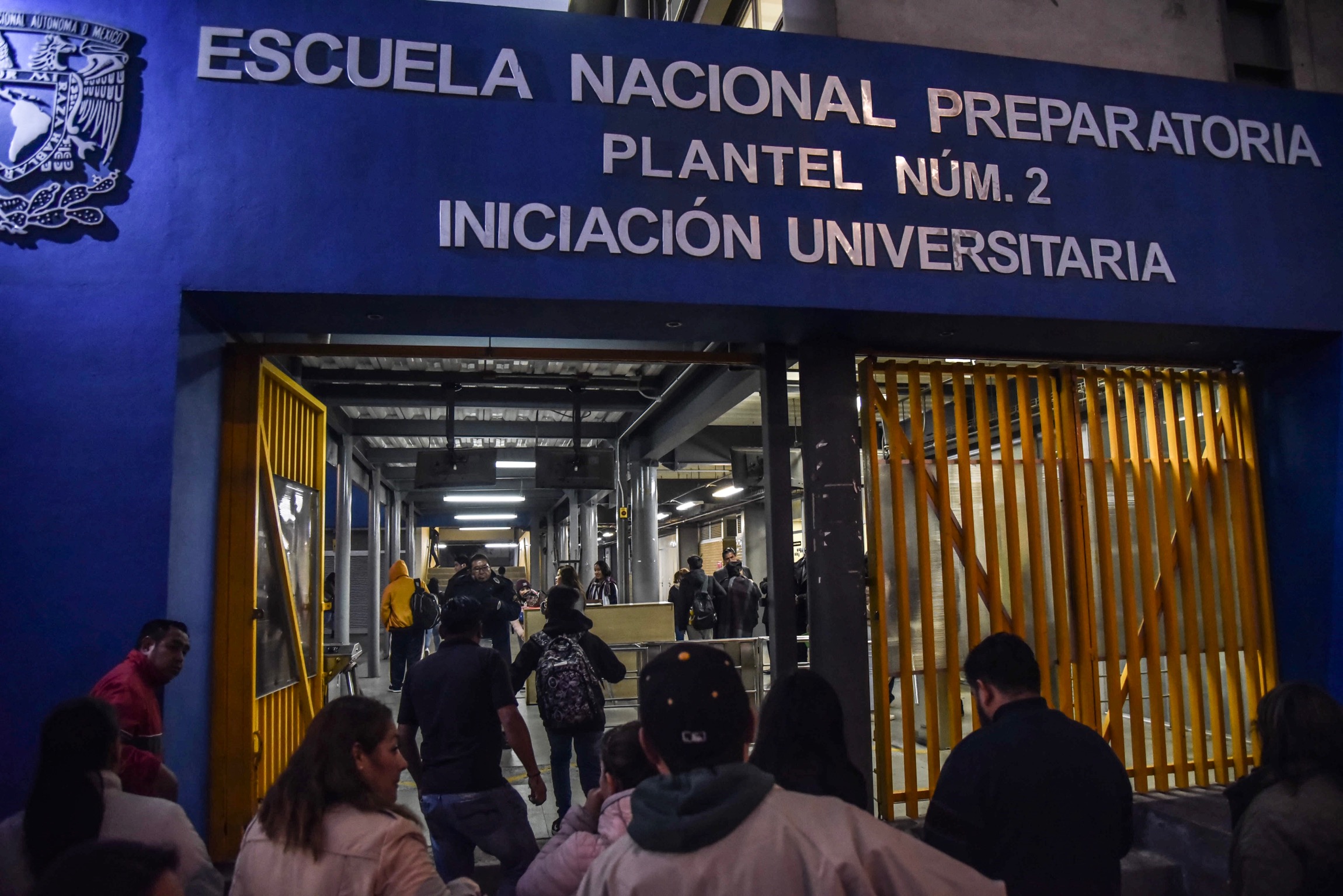 Escuelas de la UNAM se van a paro por caso Ayotzinapa