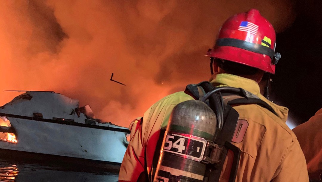 Foto: Bomberos atienden incendio barco, 2 de septiembre de 2019, California, EU