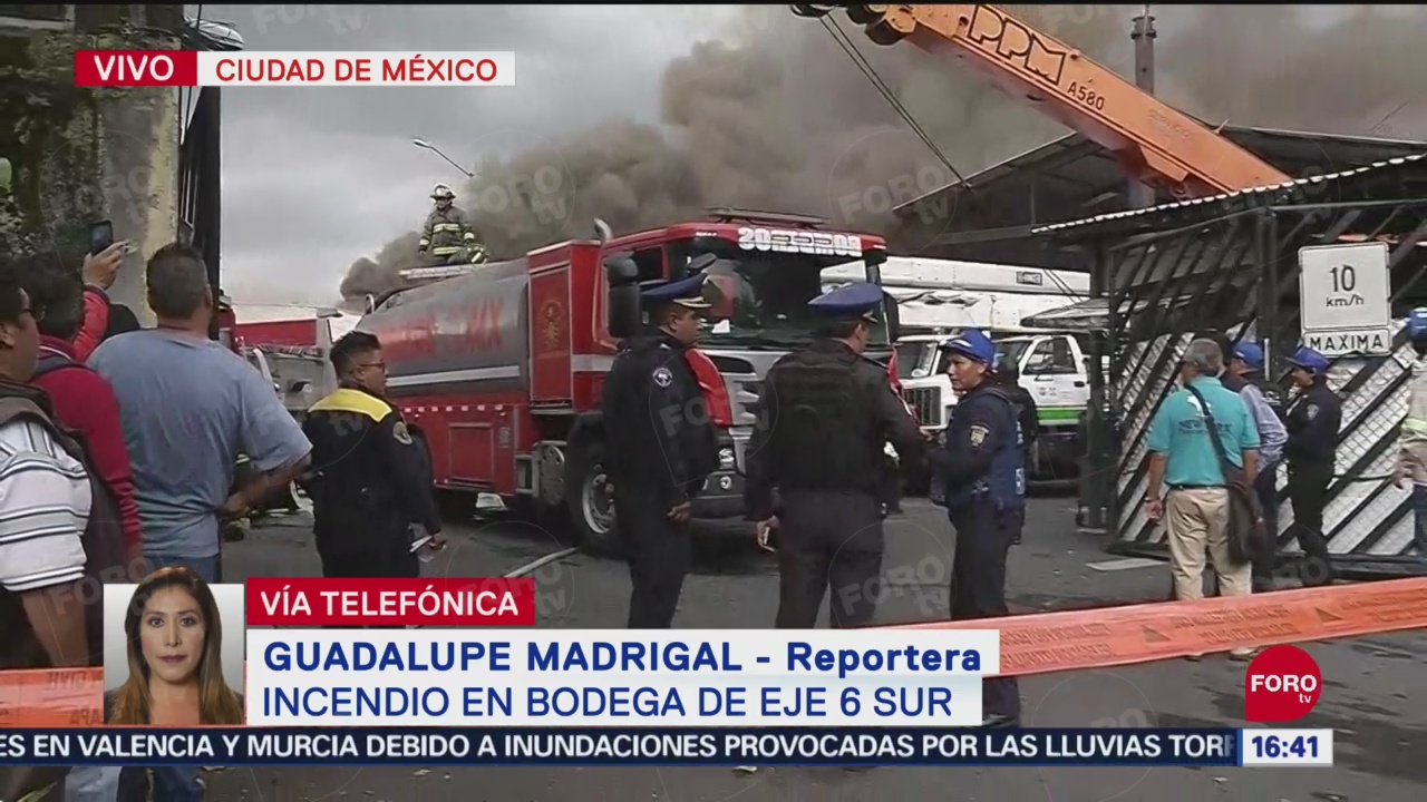 FOTO: Incendio Bodega Alumbrado Público CDMX