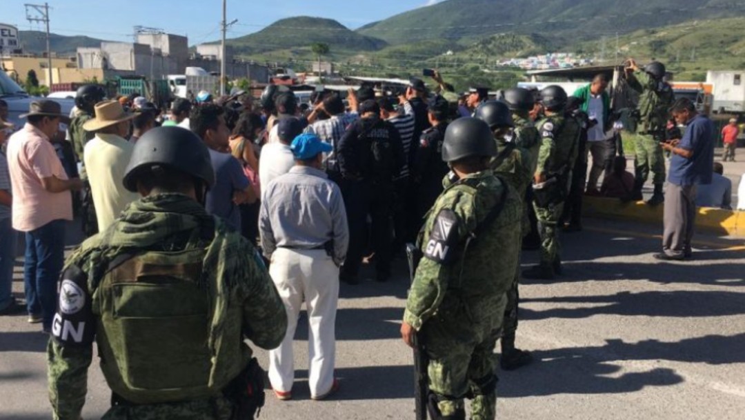 Foto. Habitantes bloquean carretera México-Acapulco, 20 de septiembre de 2019. México