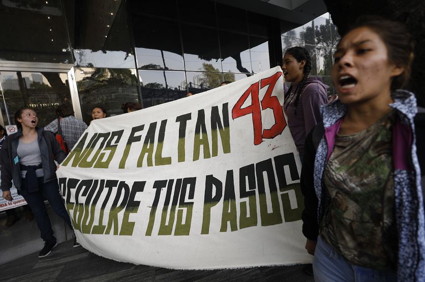 Foto: Estudiantes se manifiestan por la desaparición de 43 normalistas de Ayotzinapa, 26 septiembre 2019