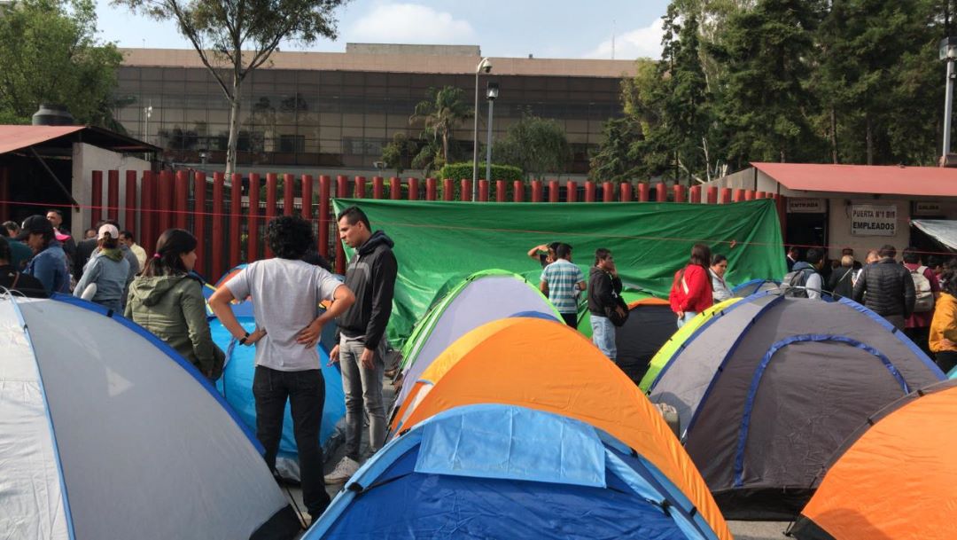 Foto CNTE instala campamento afuera de la Cámara de Diputados 10 septiembre 2019