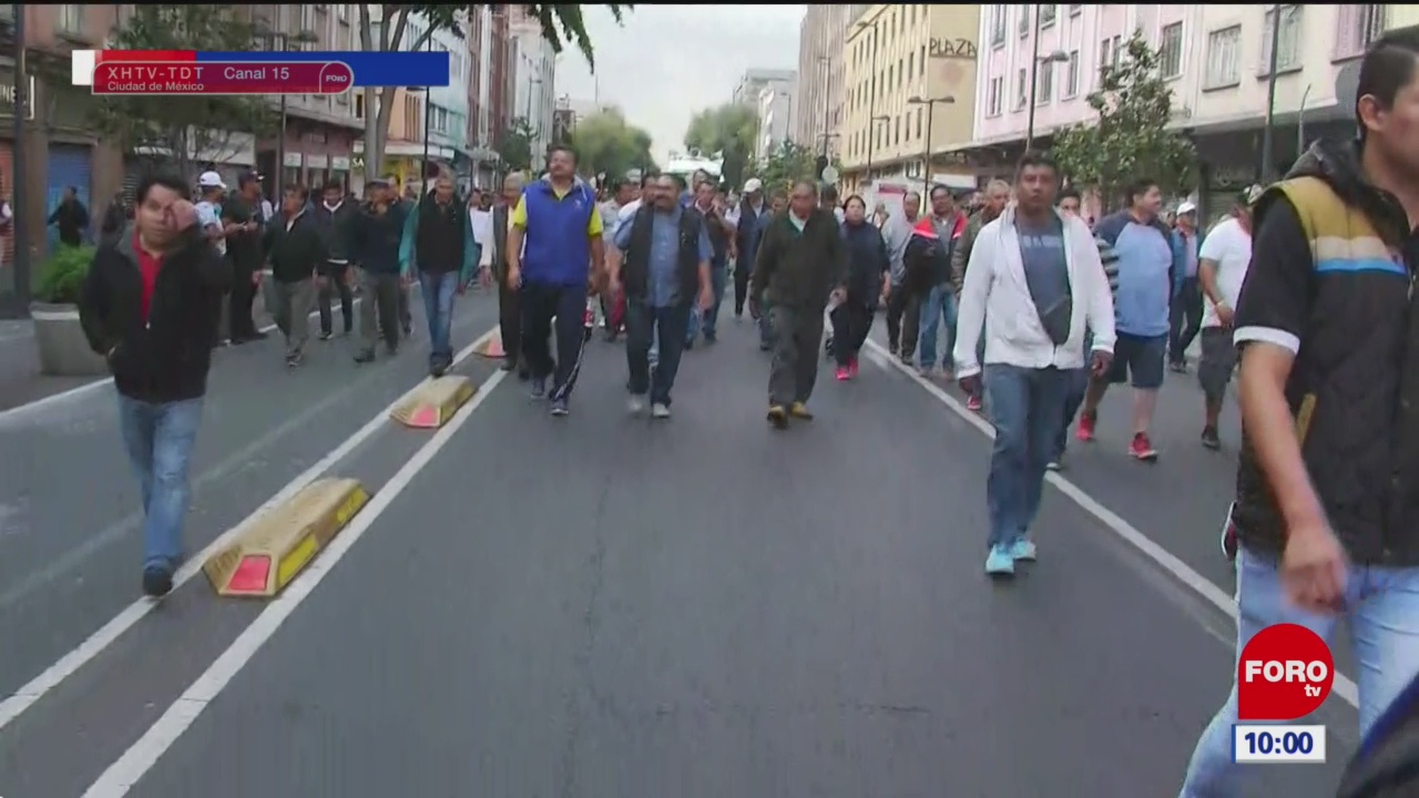 Contingentes de transportistas avanzan hacia el Zócalo