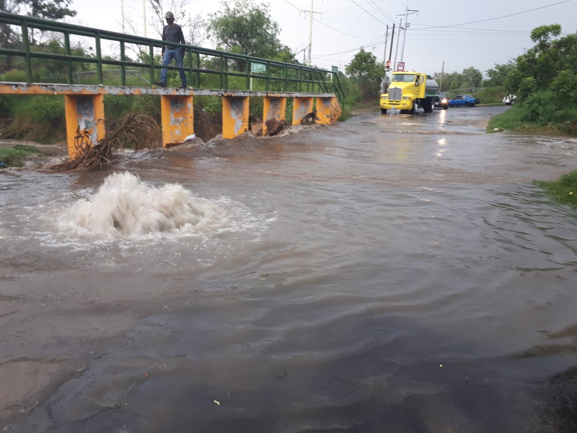 Fuertes lluvias ocasionan inundaciones en Zapopan y Guadalajara, Jalisco