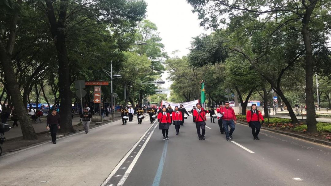 Foto Estudiantes Edomex marchan en CDMX; agradecen a AMLO becas 13 septiembre 2019