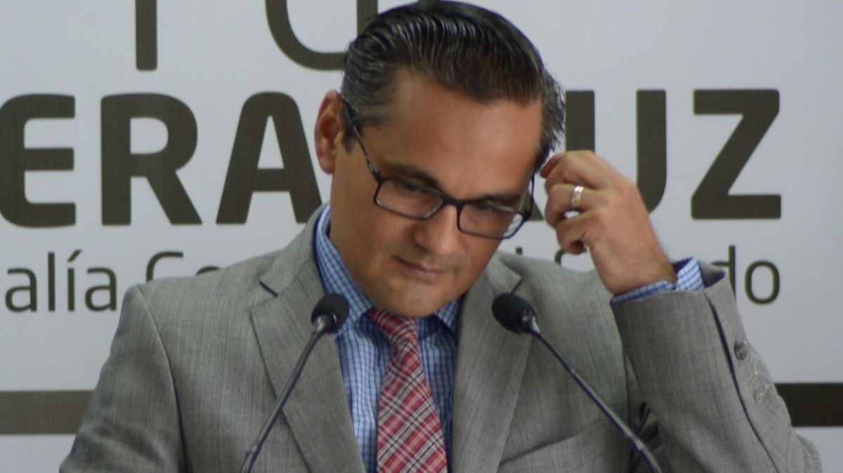 Dictan presunta orden de aprehensión contra exfiscal de Veracruz, Jorge Winckler