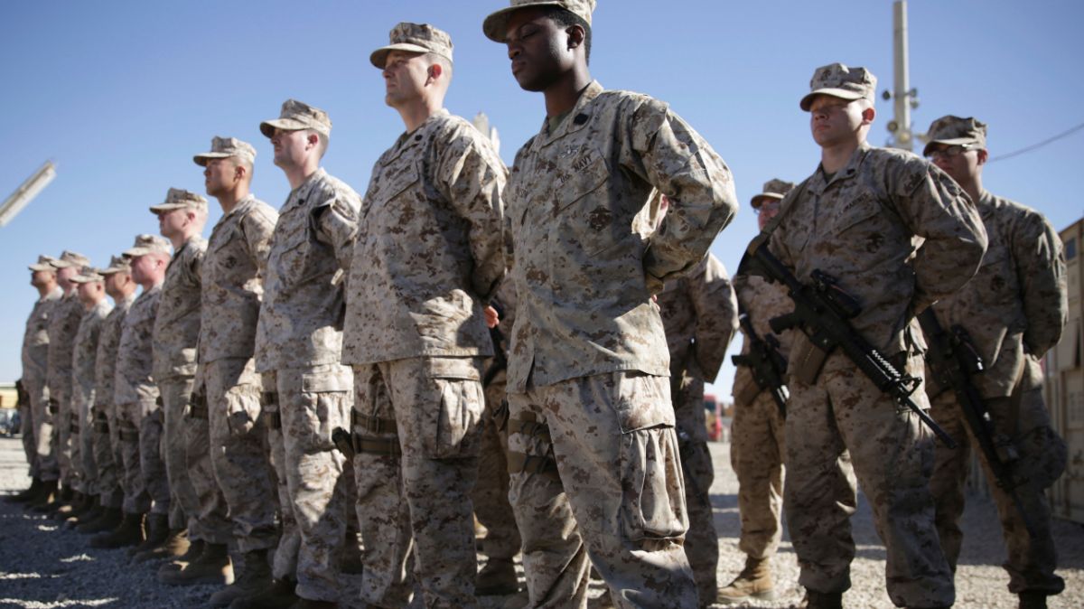Foto: Marines estadounidenses durante una ceremonia en el campamento militar Shorab de la provincia de Helmand, Afganistán. AP/Archivo