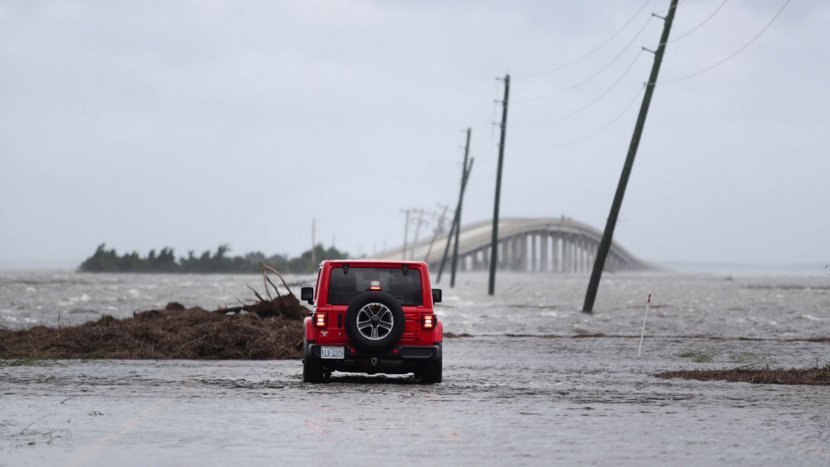 Foto: Un puente quedó bajo el agua tras el paso del huracán “Dorian” en Carolina del Norte, EEUU. AP