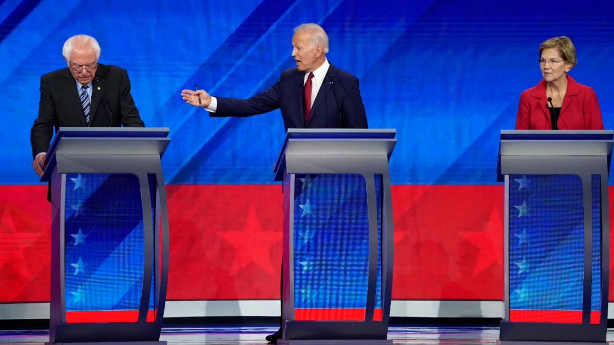 Foto: Joe Biden, Bernie Sanders y Elizabeth Warren durante el tercer debate demócrata. Reuters