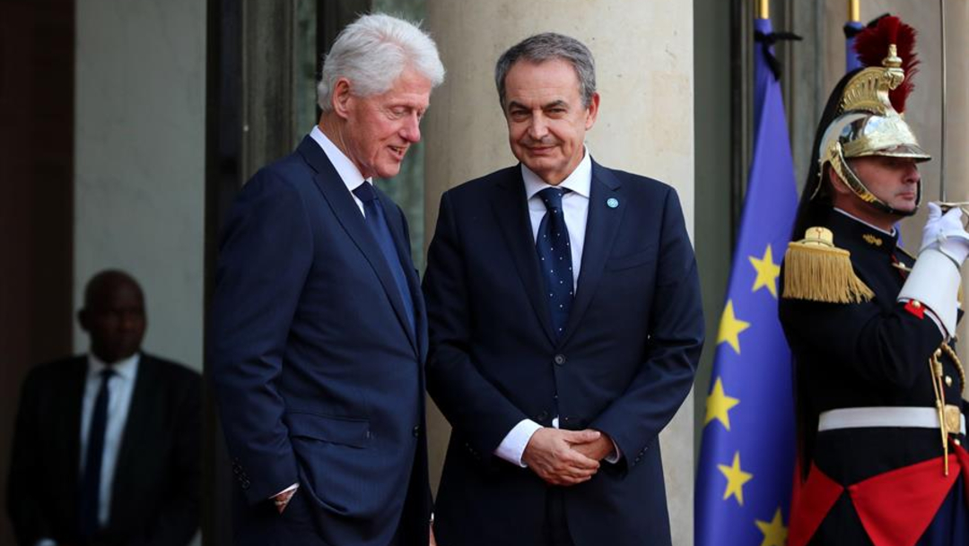 Foto: El ex presidente estadounidense Bill Clinton, el antiguo presidente del Gobierno español José Luis Rodríguez Zapatero o el príncipe Alberto II de Mónaco participaron igualmente en el servicio solemne, 30 de septiembre de 2019 (EFE)