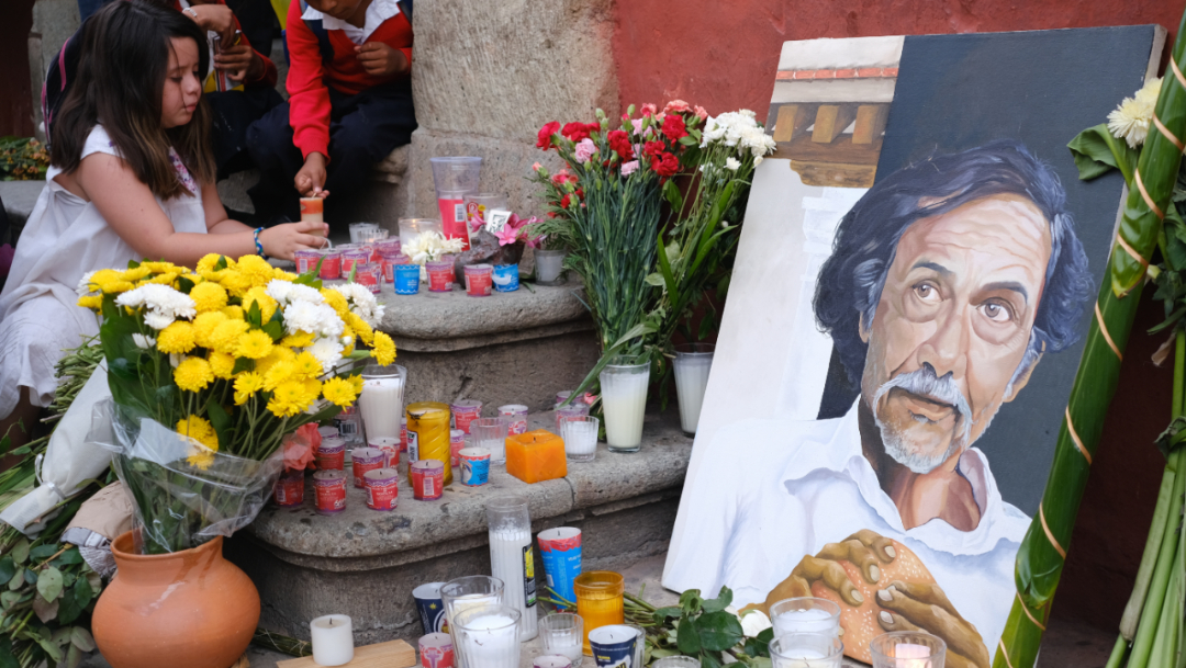 Foto: Ofrenda en el patio central del Instituto de Artes Gráficas de Oaxaca en honor al artista plástico Francisco Toledo, 7 septiembre 2019