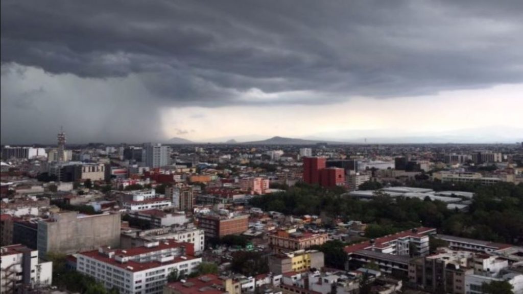 Foto ‘Hongo de lluvia’, sobre oriente de la CDMX se vuelve viral 12 septiembre 2019