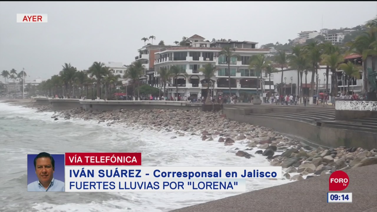 Lluvias del huracán 'Lorena' provocan caída de árboles en Puerto Vallarta