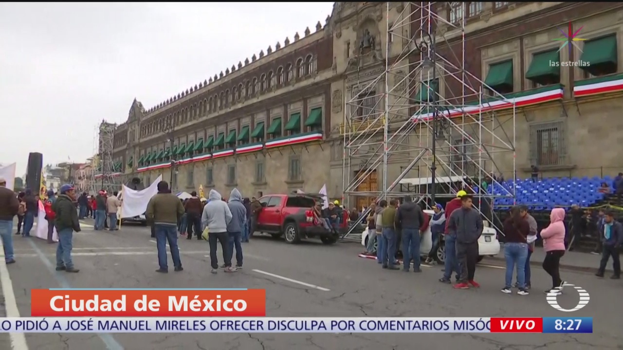 Manifestantes bloquean accesos a Palacio Nacional, CDMX
