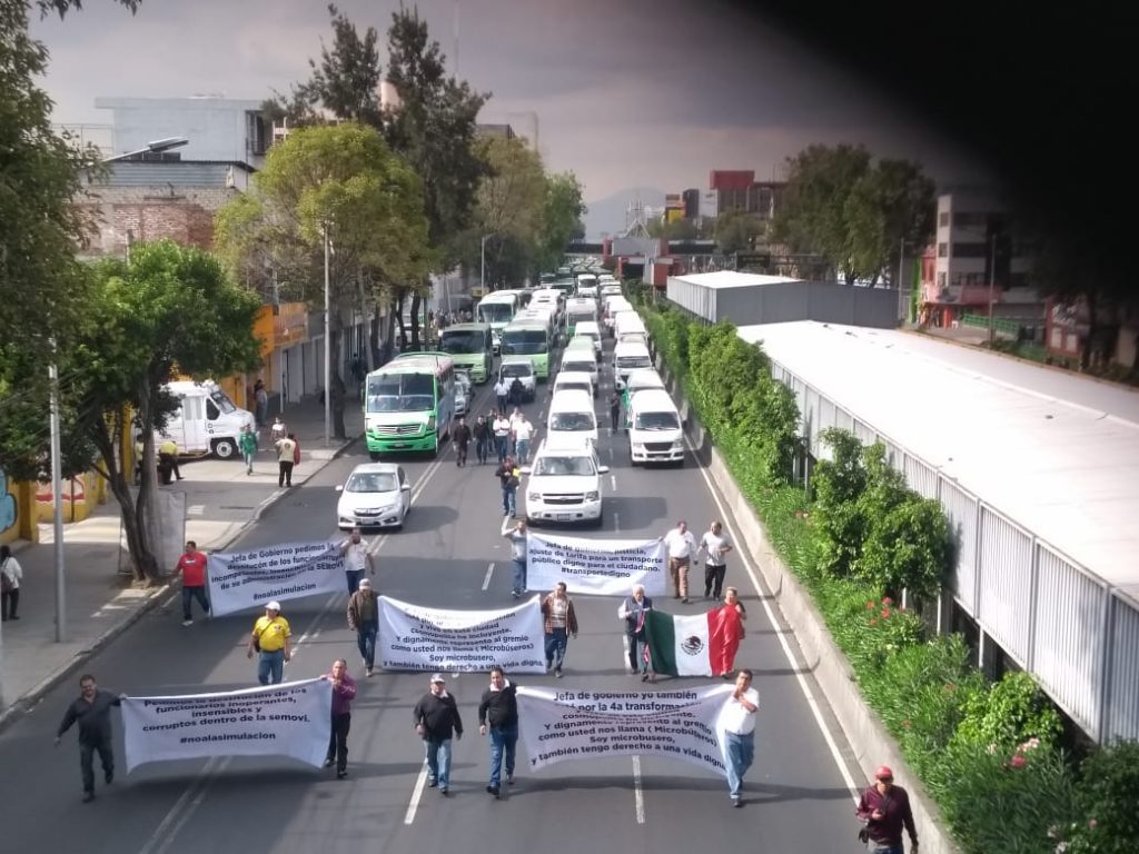 Foto Marcha de transportistas llega al Zócalo CDMX 3 septiembre 2019