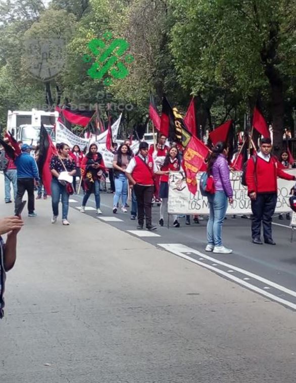 Foto Estudiantes Edomex marchan en CDMX; agradecen a AMLO becas 13 septiembre 2019