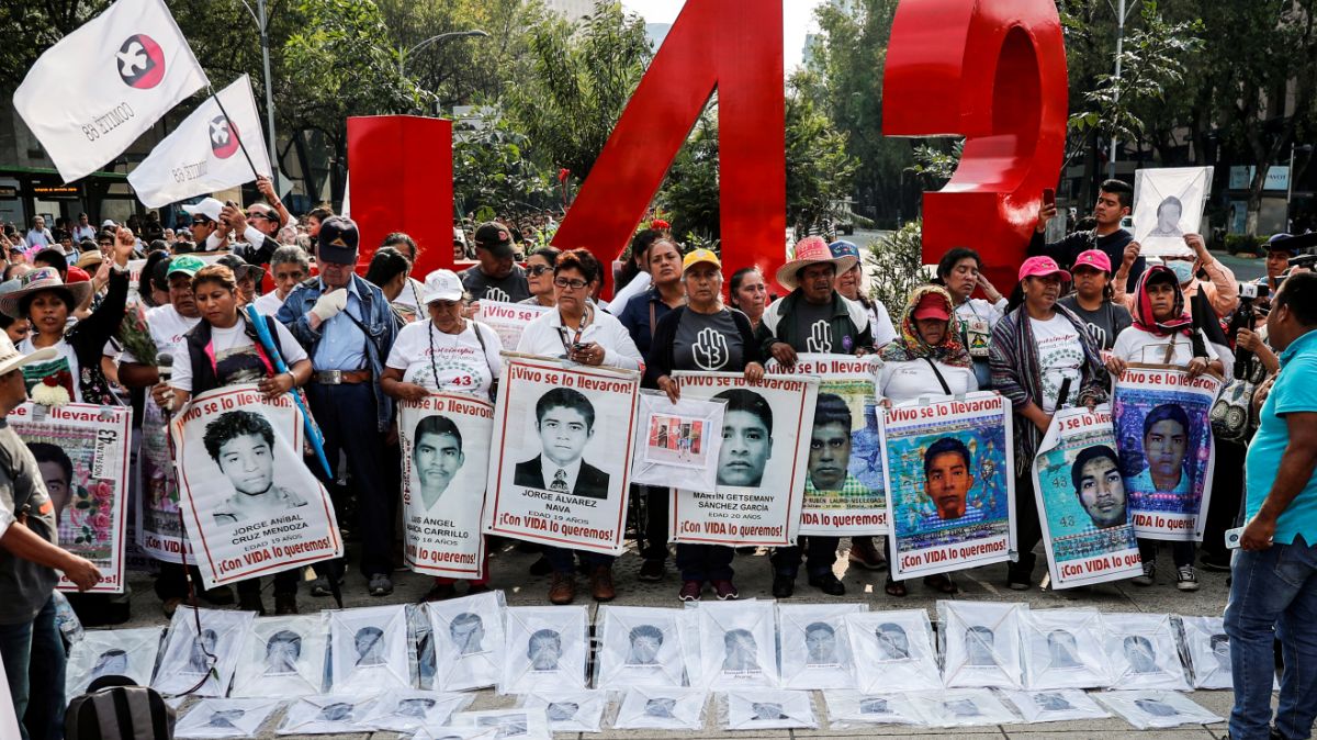 Marcha por normalistas de Ayotzinapa