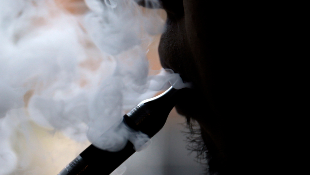 FOTO Michigan prohíbe venta de cigarros electrónicos (AP, archivo)