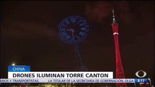 Mil drones iluminan la Torre Cantón de China