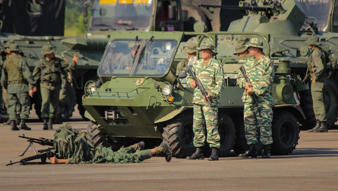 Foto: Los ejercicios militares venezolanos fueron ordenados por Maduro después de que denunció un supuesto plan de agresión de Colombia, 11 de septiembre de 2019 (EFE)
