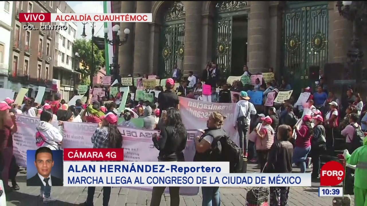 Mujeres comerciantes se manifiestan frente al Congreso de la CDMX
