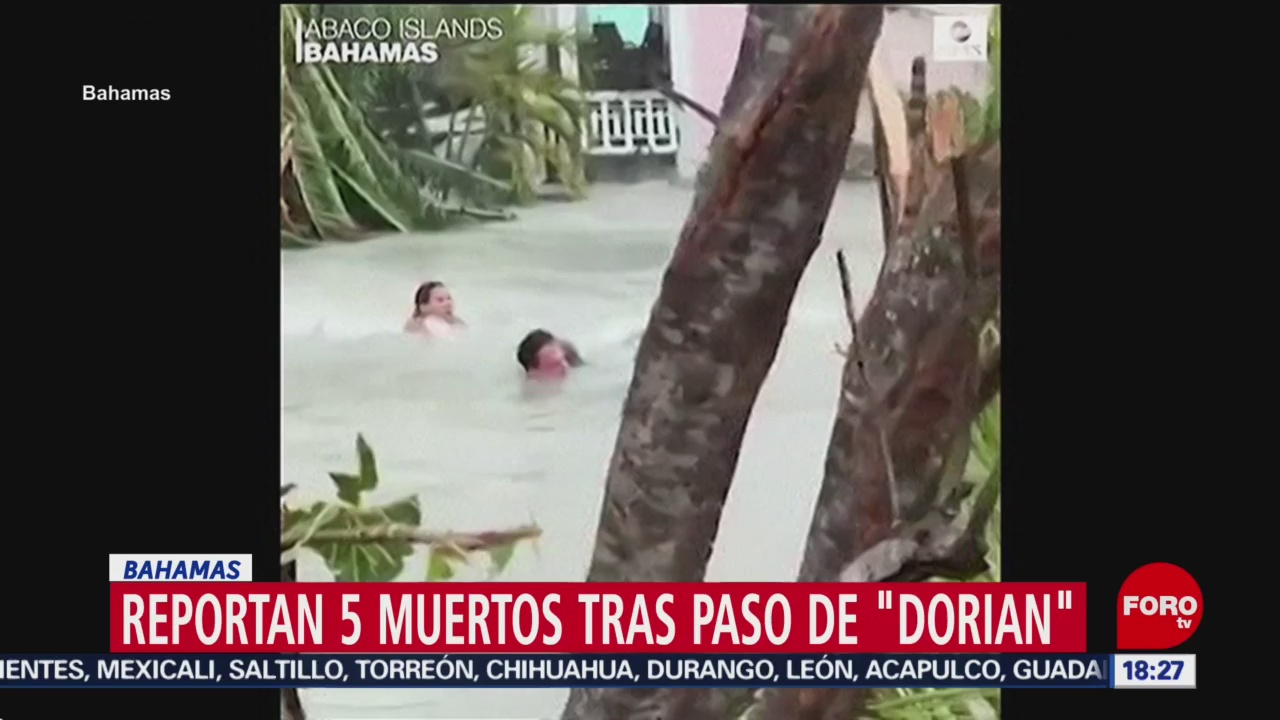 FOTO: Personas Nadan Calles Inundadas Tras Paso Dorian