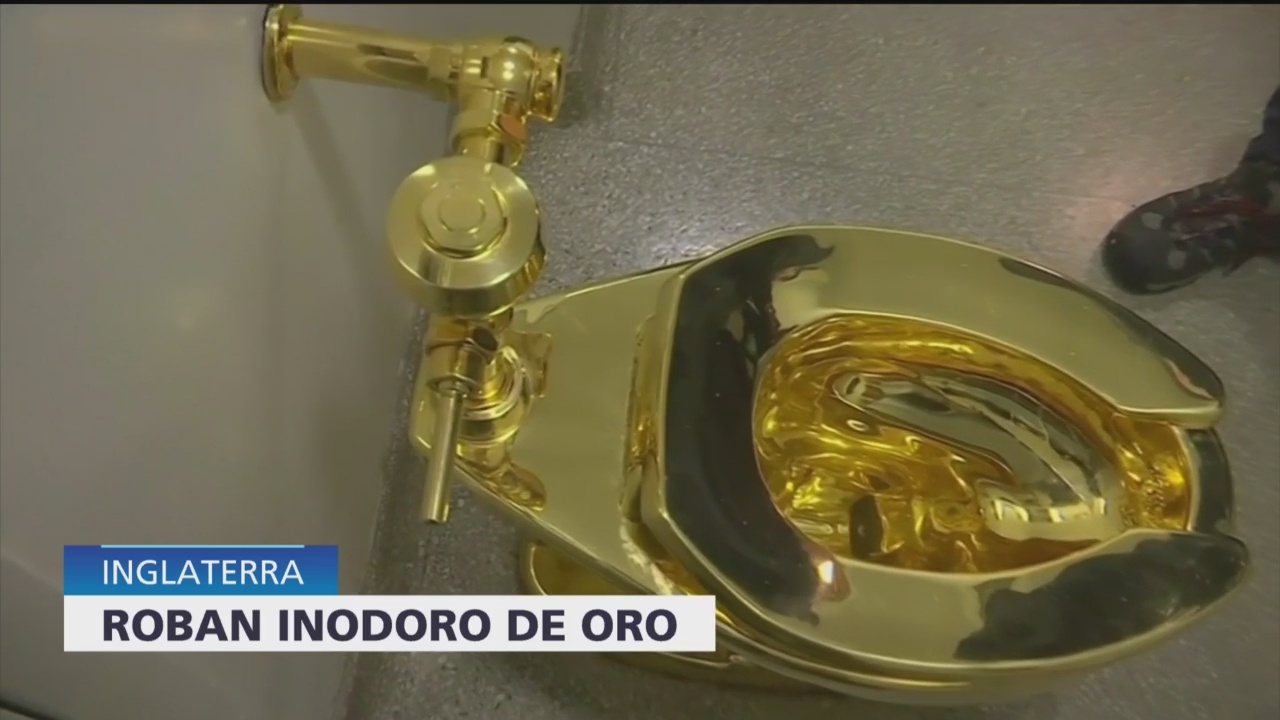 FOTO: Roban WC de oro era parte de exposición de arte, 16 septiembre 2019