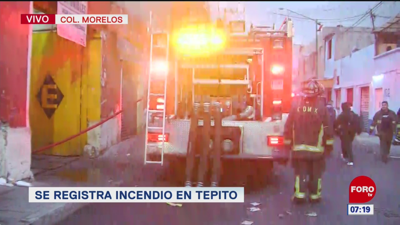 Se reactiva incendio en tienda de conveniencia en Tepito
