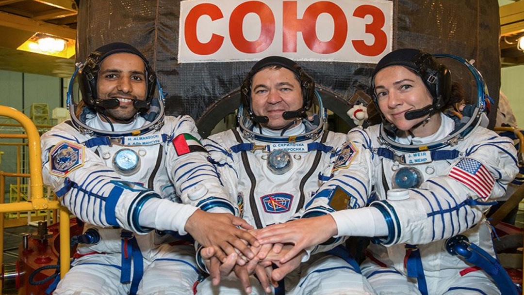 Nave espacial rusa Soyuz se acopla a la EEI con el primer astronauta árabe