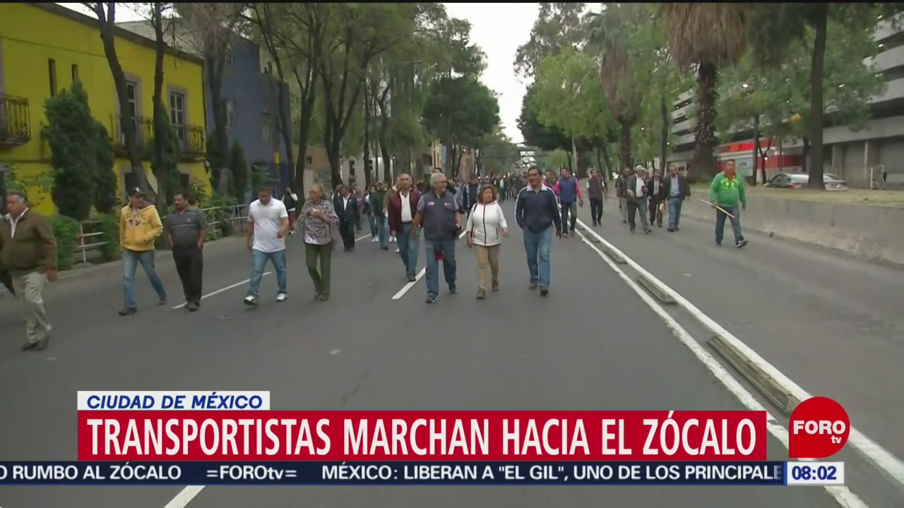 Transportistas marchan sobre Av. Insurgentes rumbo al Zócalo CDMX