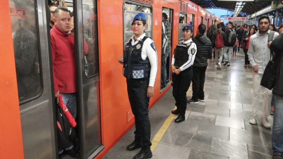 Foto Usuarios reportan retrasos en la Línea B y 7 del Metro CDMX 11 septiembre 2019